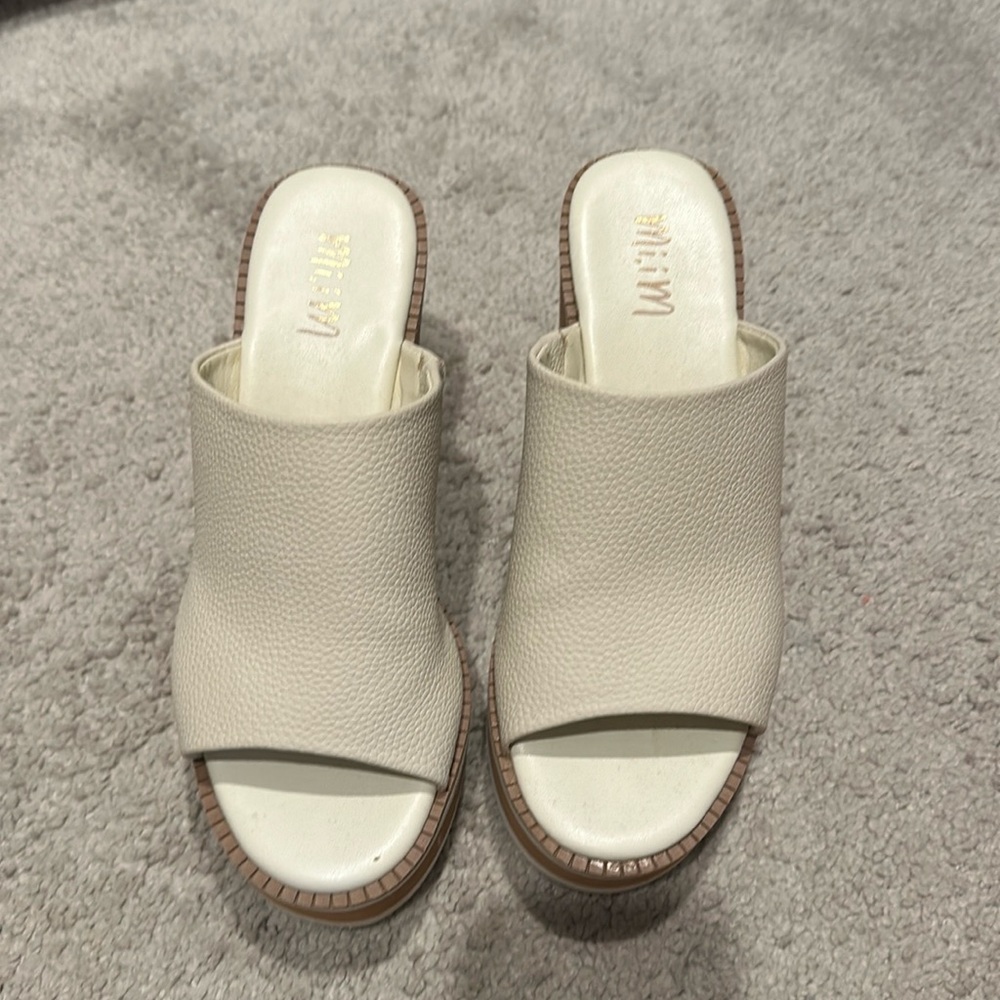 Mi.iM white wedge sandals